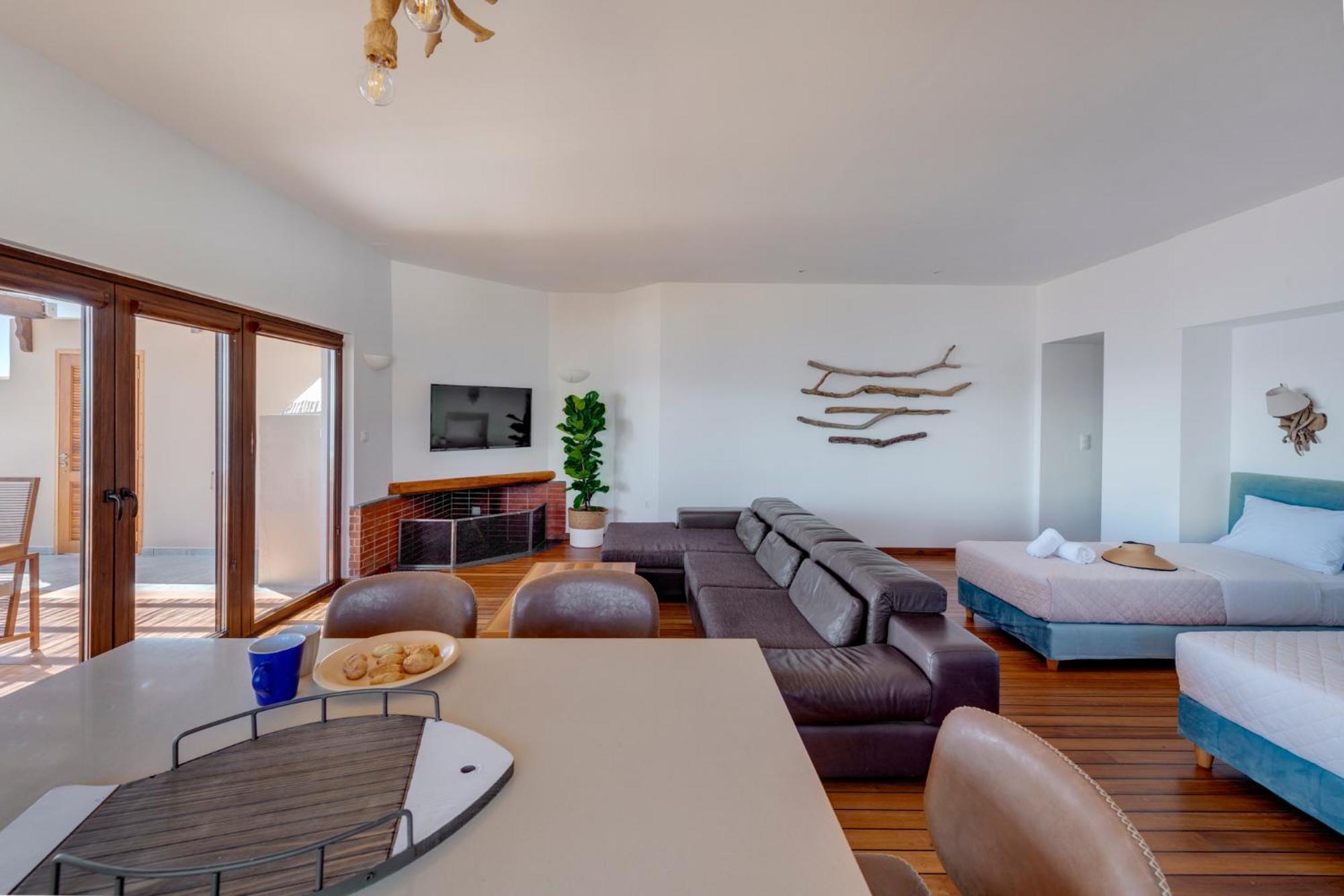 Lalari Beach Suites Vári المظهر الخارجي الصورة