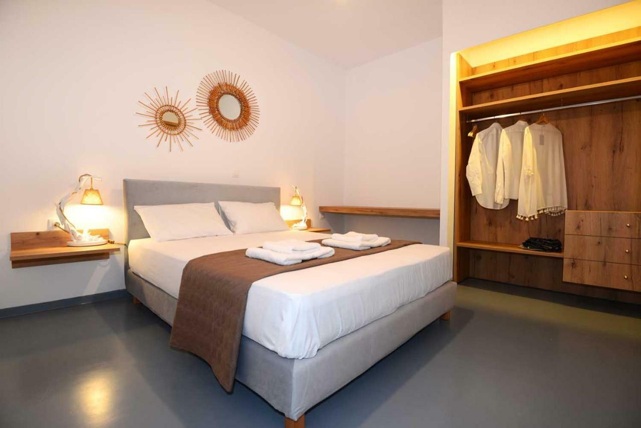 Lalari Beach Suites Vári المظهر الخارجي الصورة