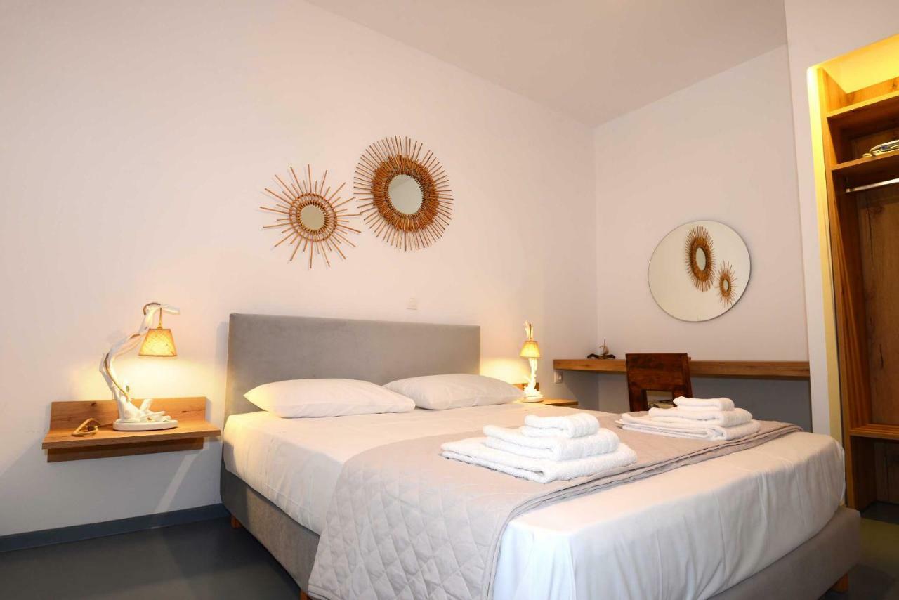 Lalari Beach Suites Vári المظهر الخارجي الصورة